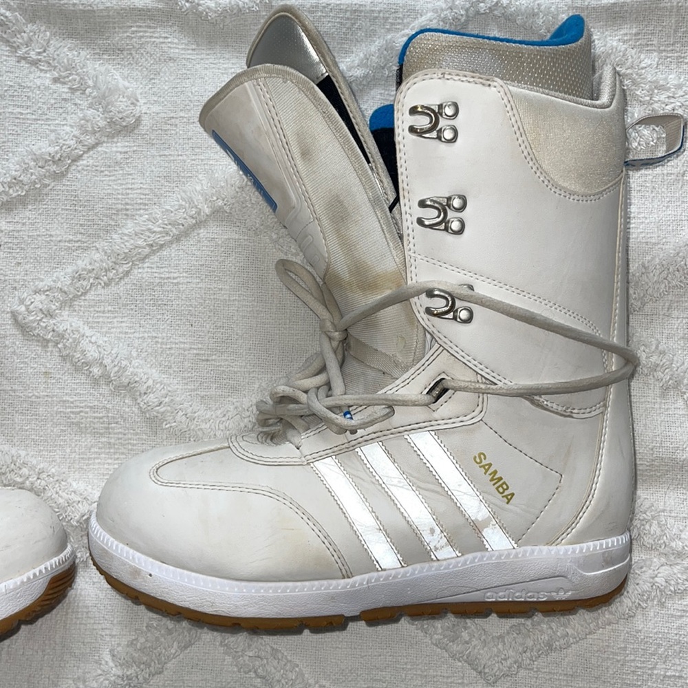 Adidas Silver Level snowboard boots